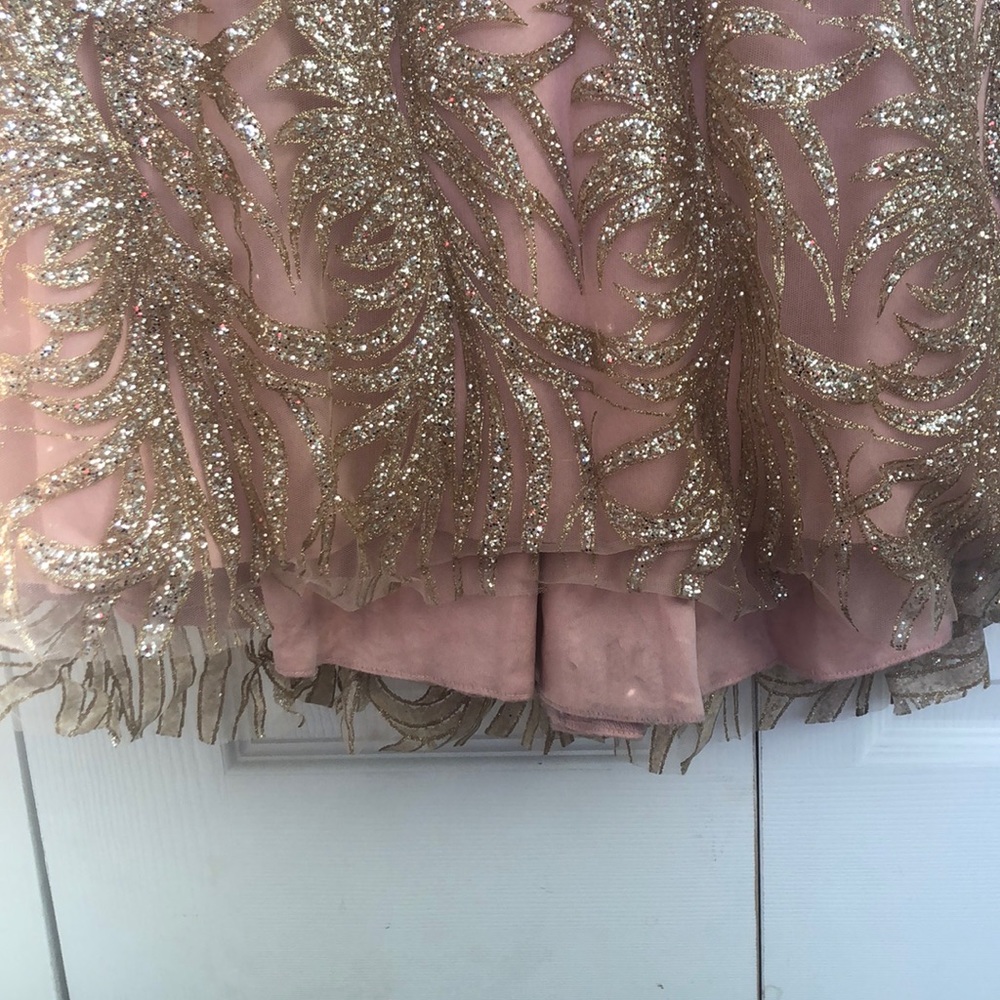 Mignon sleeveless peach and gold prom dress - Picture 7 of 9